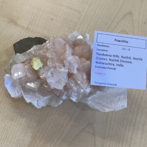 Powellite with Apophyllite and Stilbite 1